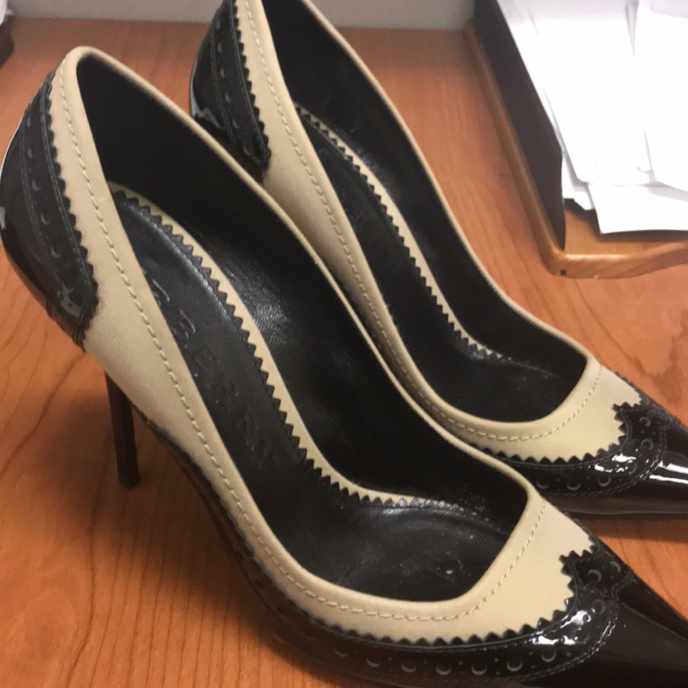 Authentic Burberry heels 👠